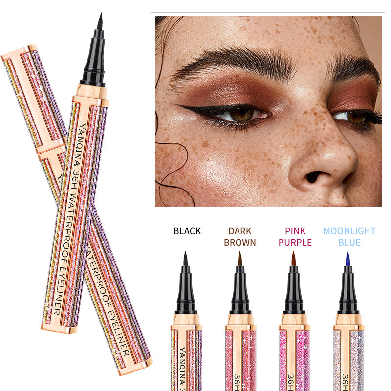 Färgad vattenfast eyeliner